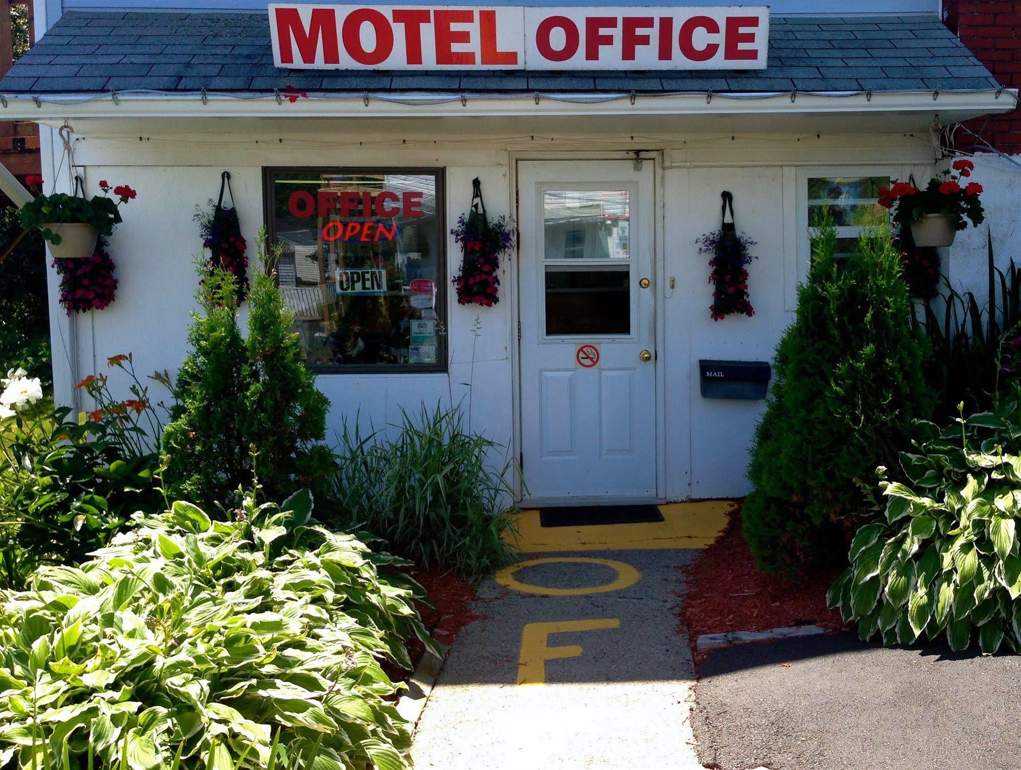 Hillside Motel Сент-Джон Екстер'єр фото